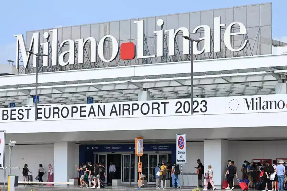 mamma e figlia spiate filmate arrestato aeroporto linate milano