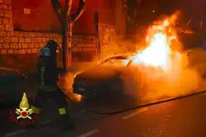 avellino incendio auto oggi 5 febbraio