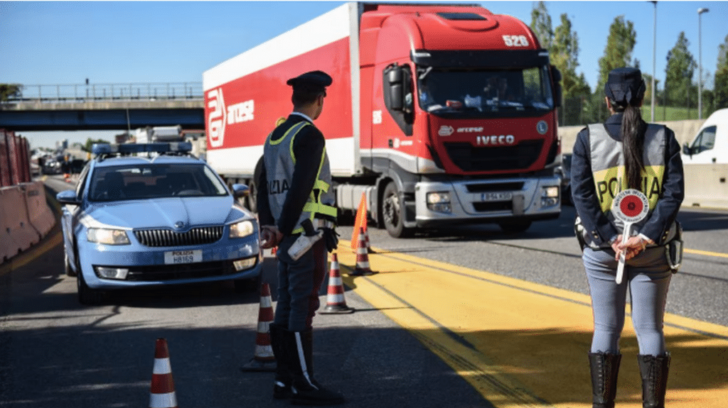 incidente a16 avellino scoppia pneumatico 7 gennaio