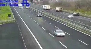 auto contromano a1 roma napoli