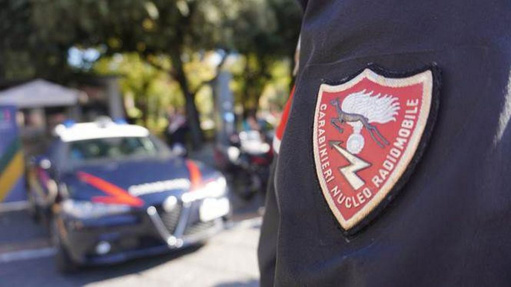 castel volturno arrestato furto inseguimento contromano