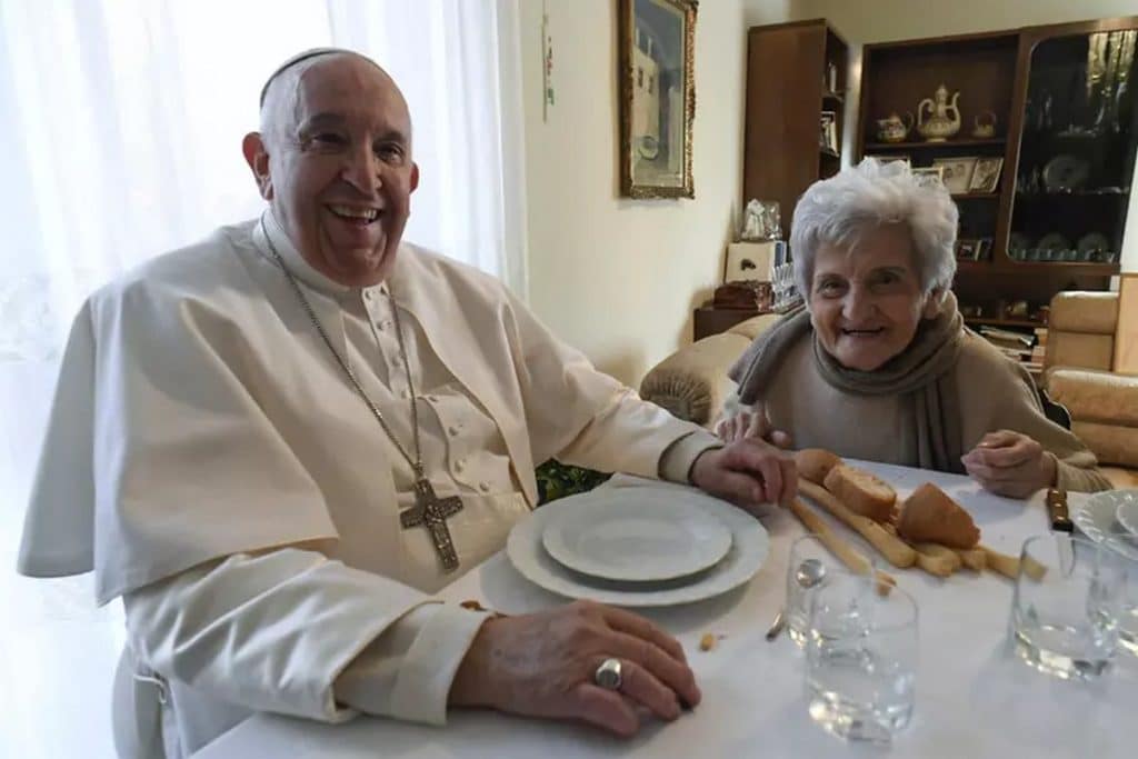 cosa ha detto cugina papa francesco ricoverato roma