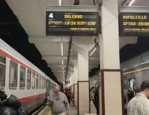 pendolari bloccati treni salerno