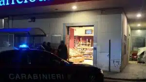 rapina montoro supermercato h24 machete 6 febbraio