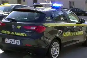 napoli sequestro assunzioni aziende finte