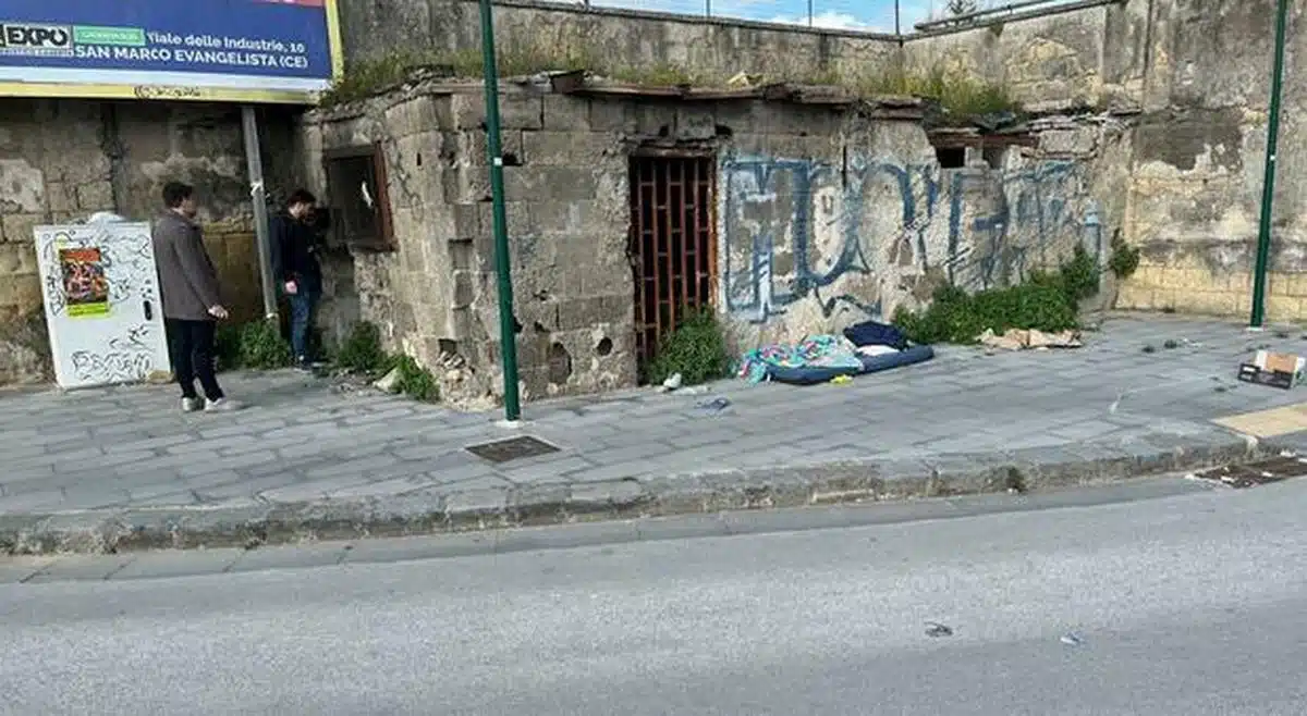 napoli clochard morto oggi 13 marzo