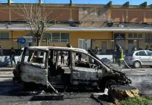 cava de tirreni incendio auto 3 marzo