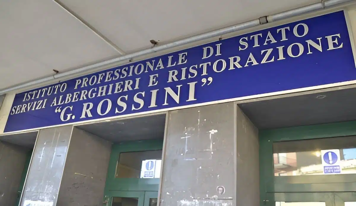 Napoli, livelli C02 anomalo all'istituto “Rossini”: scuola verso la chiusura domani