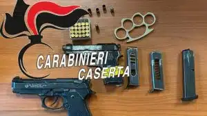 castel volturno arrestato pistole munizioni